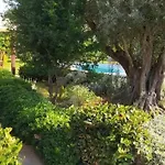 Luxurious 6 Bedroom With A Private Pool * Chalkís