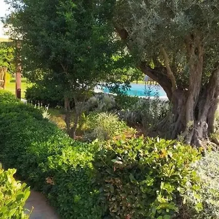 Luxurious 6 Bedroom With A Private Pool * Chalkís