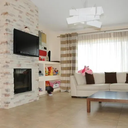 Luxurious 6 Bedroom With A Private Pool Vila