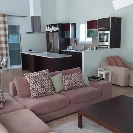 Luxurious 6 Bedroom With A Private Pool Vila *