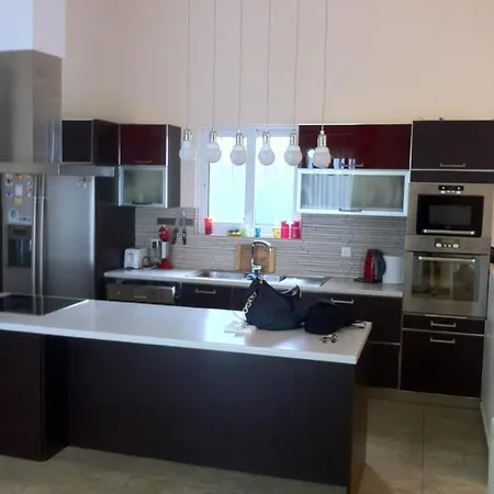 Vila Luxurious 6 Bedroom With A Private Pool